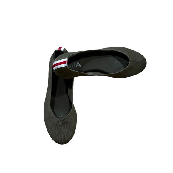 MIA Aubrie Green Flyknit Ballet Flats with Racing Stripes on Heel Size 7 - Picture 5 of 6